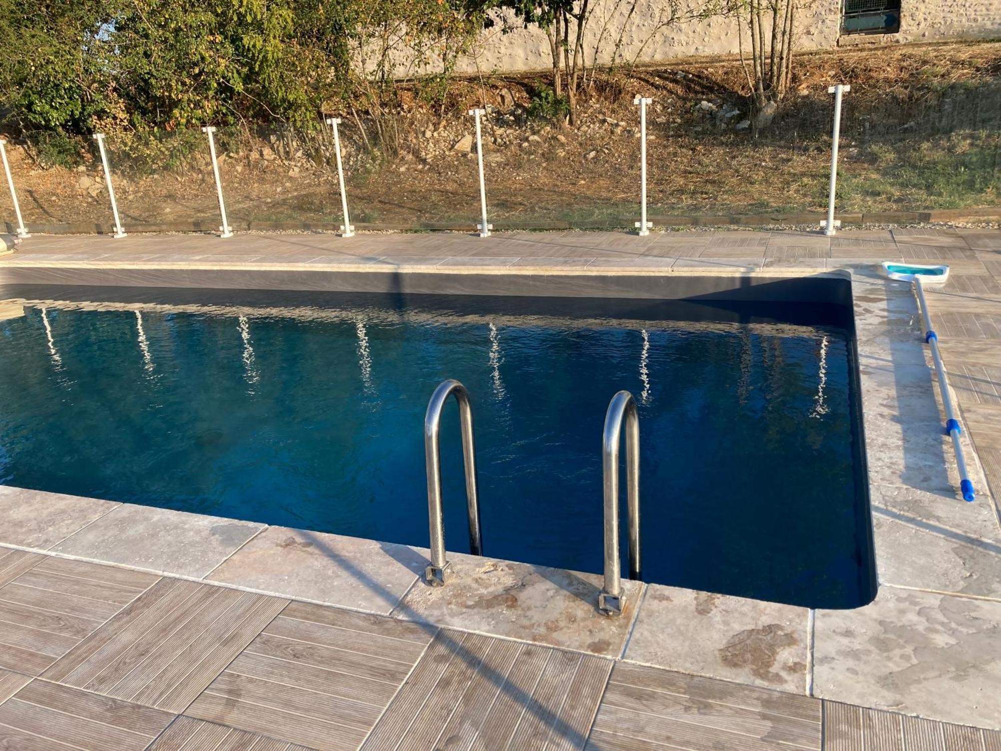 La Roulotte Clerelu - Du Domaine Des Ramonets Pensionat Cahors Exteriör bild